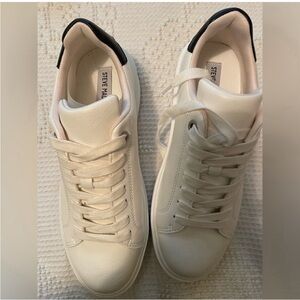 Steve Madden Sneakers